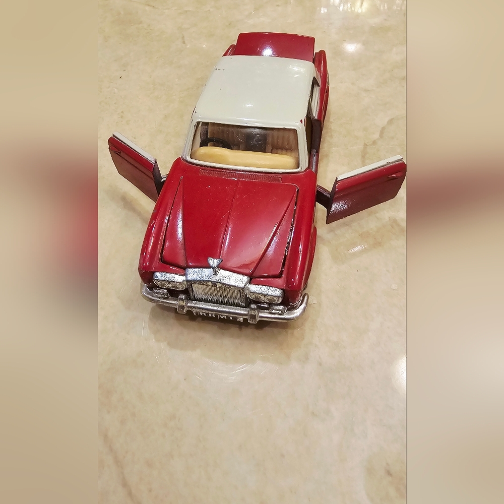 CORGI‎ ROLLS ROYCE CORNICHE RED & CREAM & CREAM Vintage Metal Car